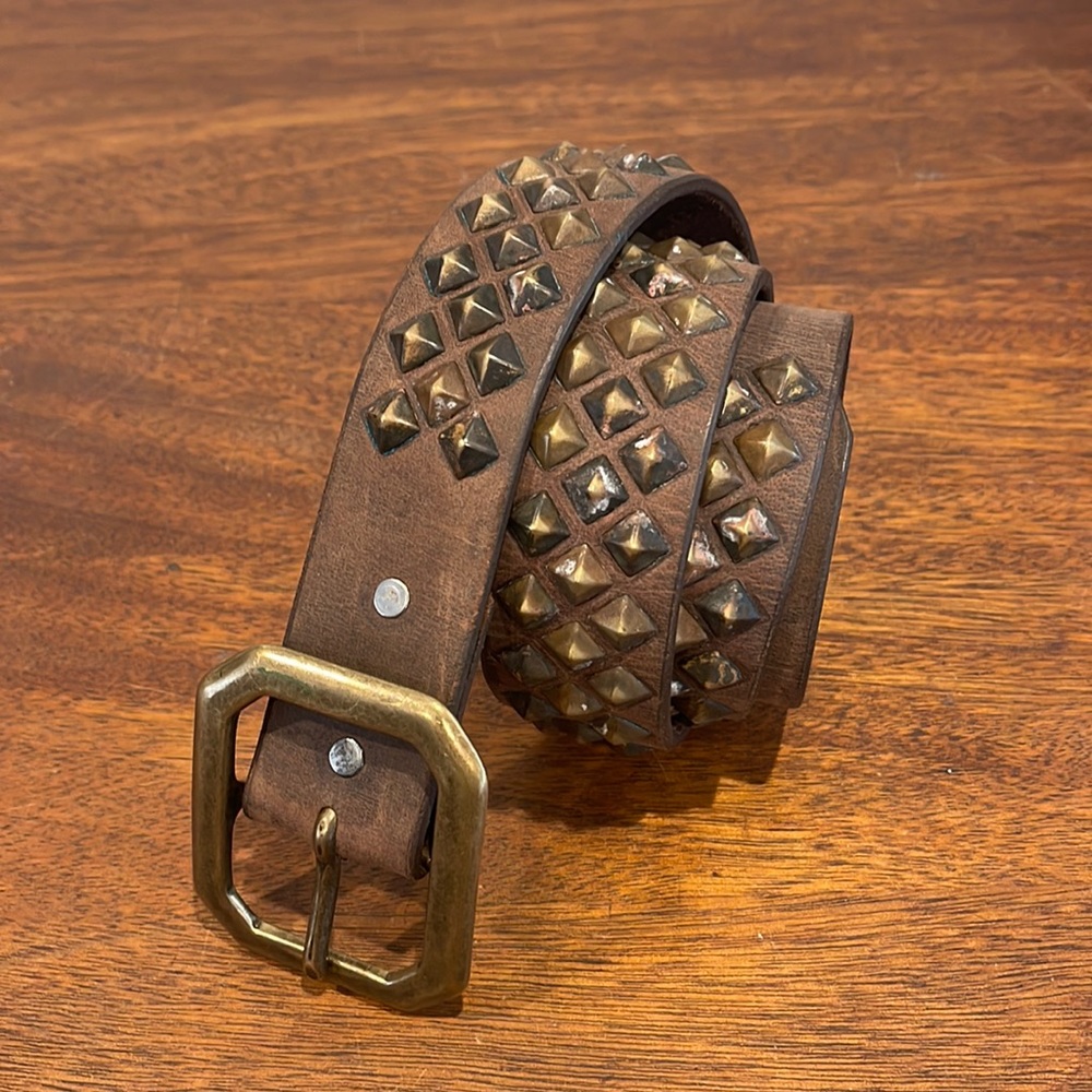 HAND STUDDED LEATHER BELT MADE IN THE USA 🇺🇸 BY CELEBRITY DESIGNER V22LA BNWOT